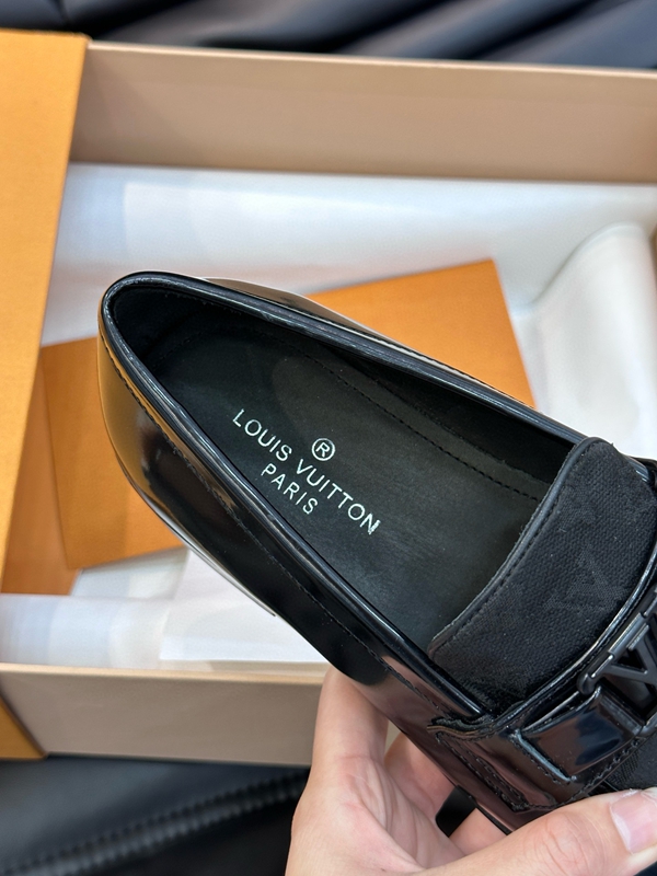 ルイヴィトン靴素材ディテール